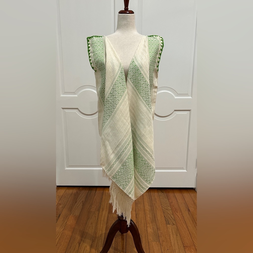 Traditional Mexican rebozo from Oaxaca. Mexican shawl. Fringed open front Vest.